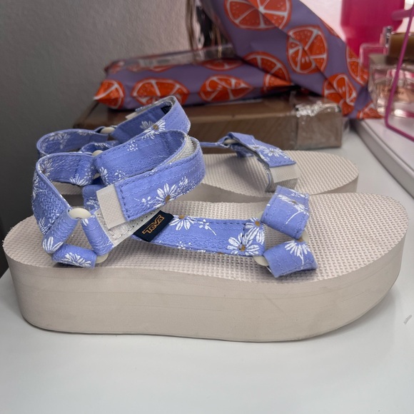 Teva Floral Platform Sandal 7 - Picture 2 of 5